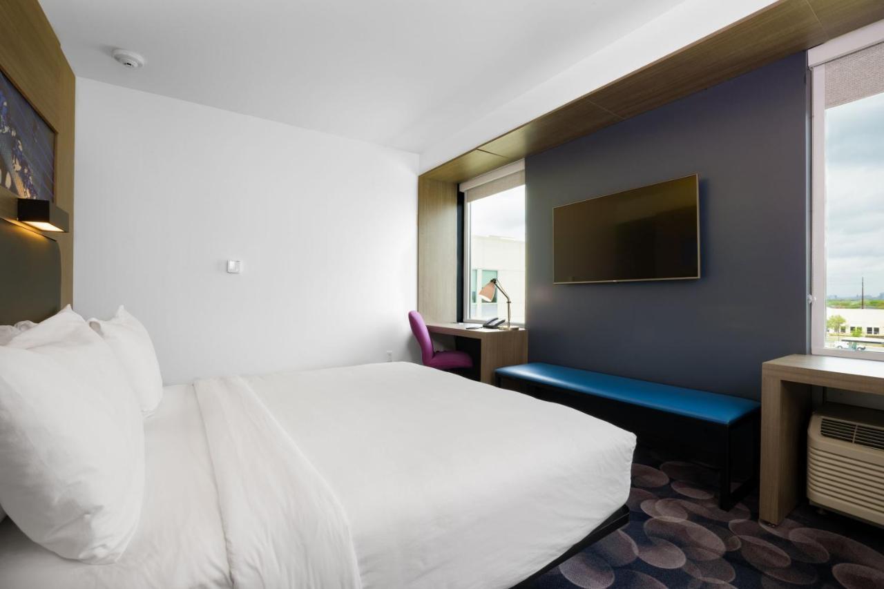 Aloft Austin Airport Hotel Ngoại thất bức ảnh